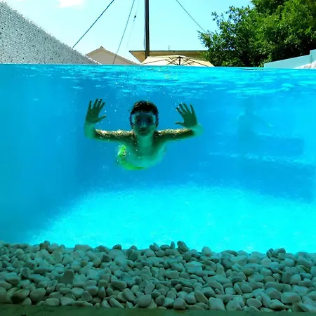Luxury Lara Shared Pool * Žrnovnica