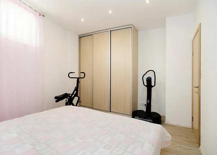 Apartamento Luxury Lara Shared Pool Žrnovnica